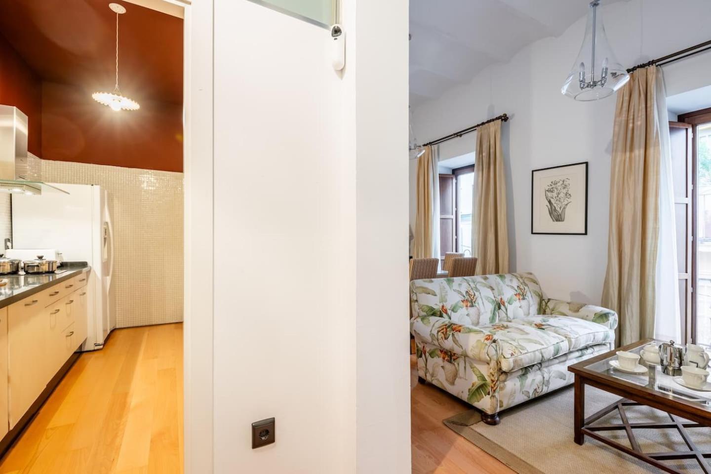 Komodo Sierpes: Bright & Classy Central Apartment Seville Exterior photo